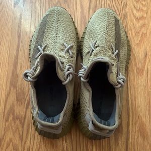 Yeezy 350 Earth